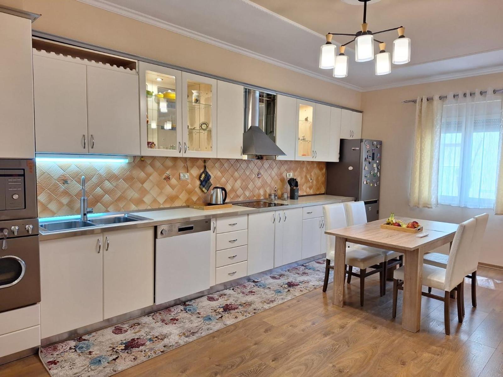 Alb Apartament Tirana Buitenkant foto
